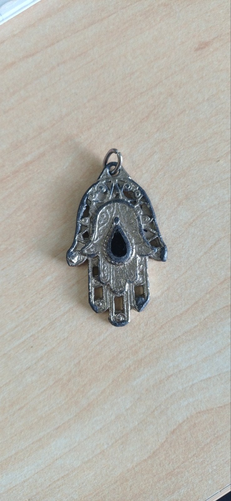 Hamsa hand hanger met zwarte steen, Overige materialen, Gebruikt, Overige voorstellingen, Ophalen of Verzenden