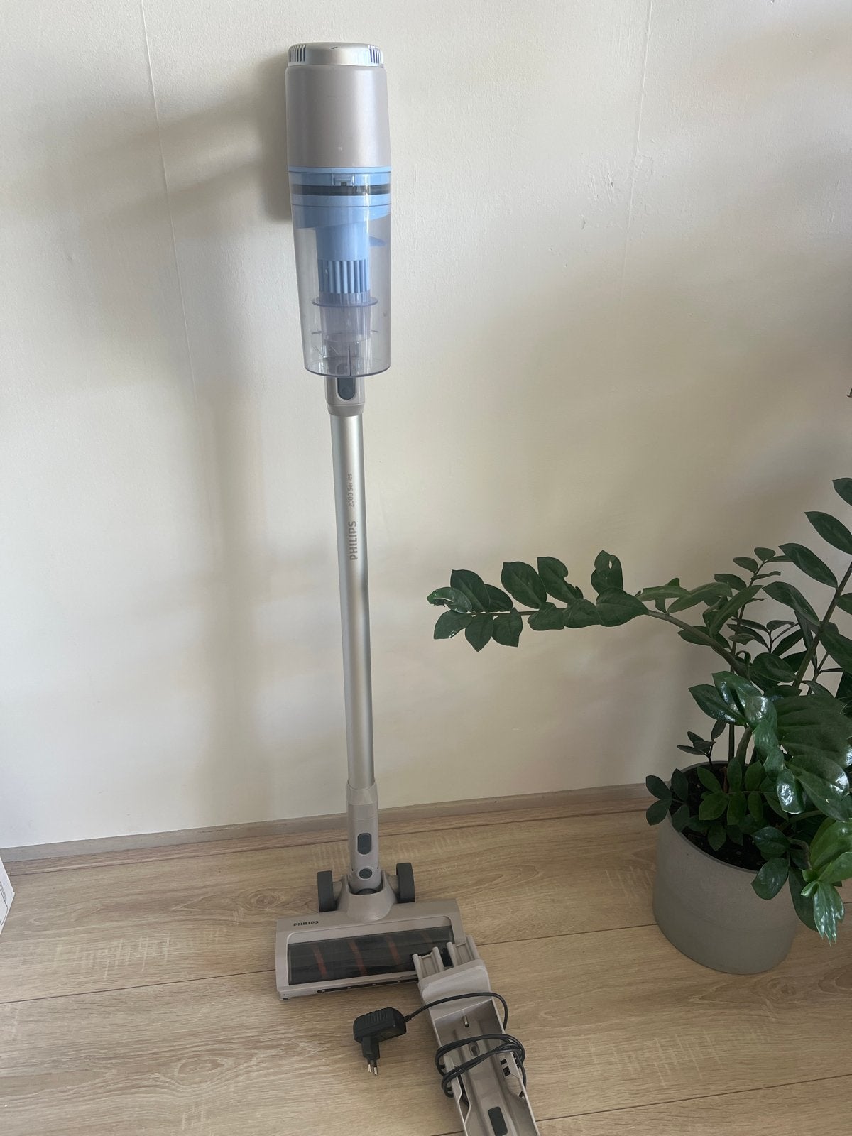 Philips Kruimelzuiger 2000 Series, Ophalen, Gebruikt, Draadloos, Reservoir