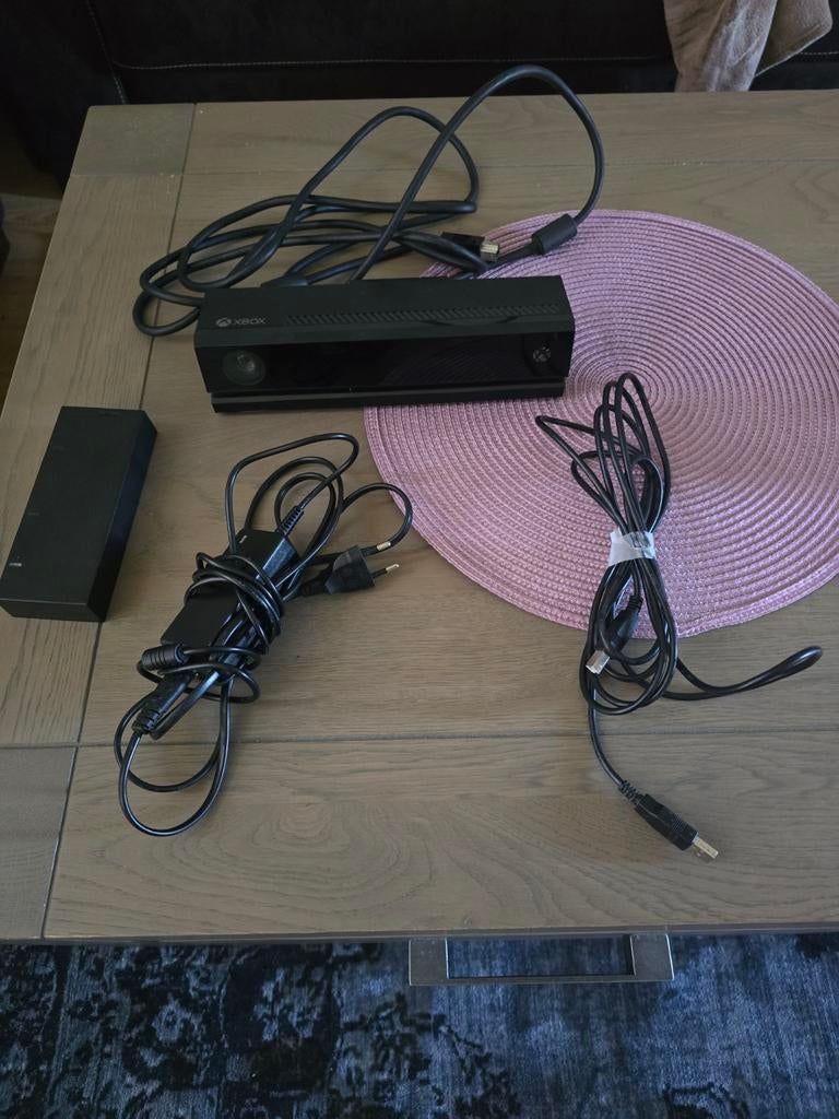 Kinect x box one, Spelcomputers en Games, Spelcomputers | Xbox One, Ophalen of Verzenden, 500 GB, Met 1 controller