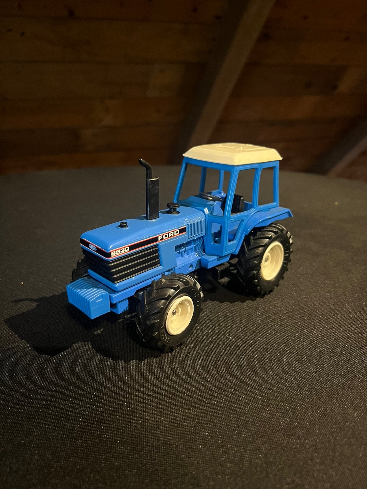 Siku Ford 8830 1:32, Ophalen of Verzenden, Zo goed als nieuw, Tractor of Landbouw, SIKU