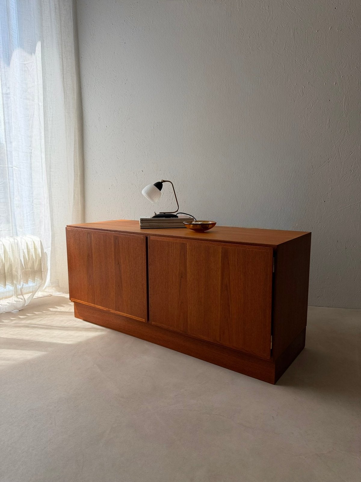 Omann Jun dressoir Deens desigj jaren 60 teakhout., Ophalen of Verzenden