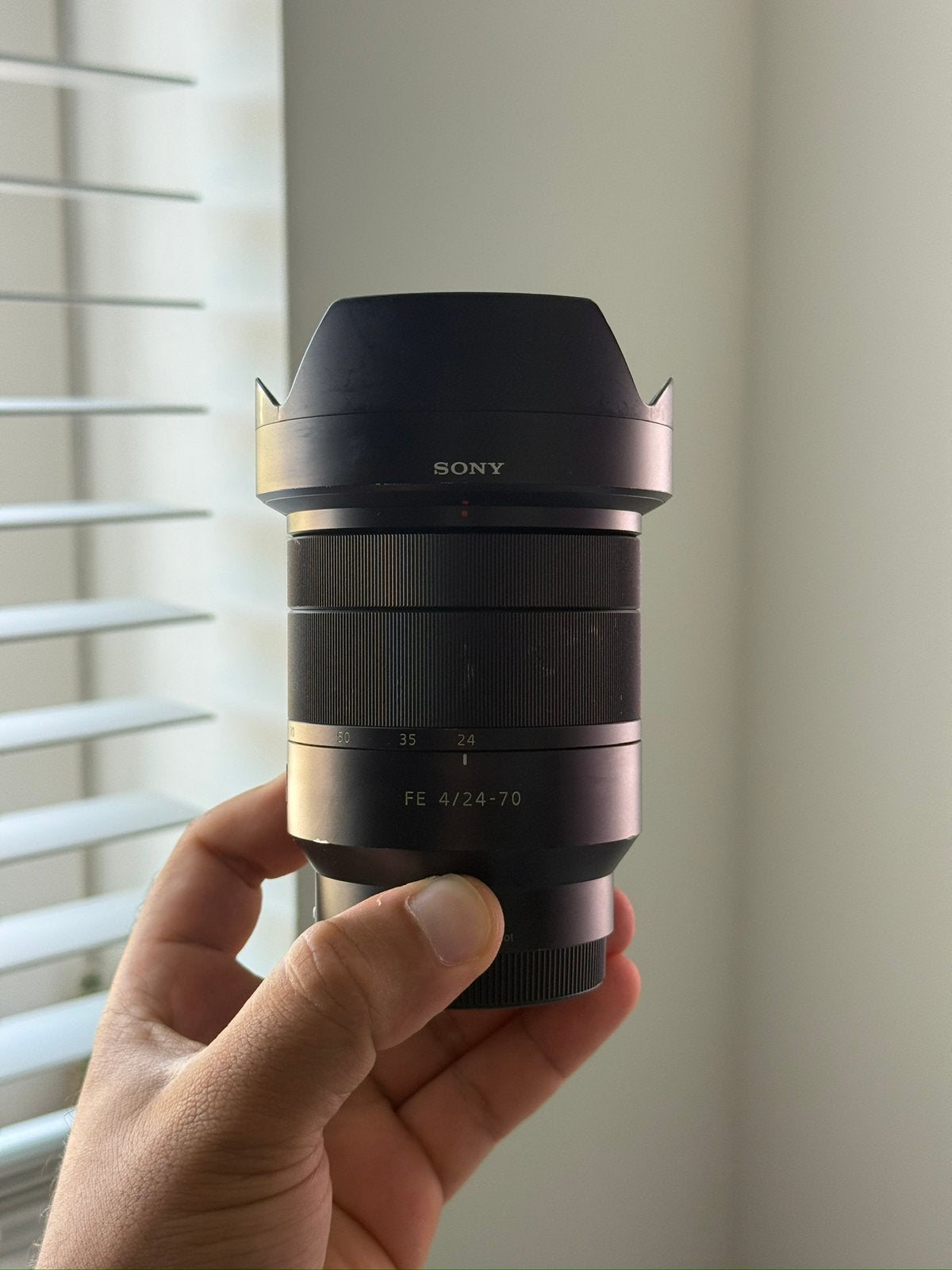 Sony FE 24-70mm F/4 ZA OSS Zeiss Vario-Tessar T*, Ophalen, Zo goed als nieuw, Standaardlens