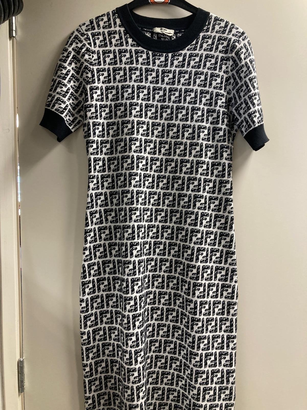 Fendi jurk met FF-logo, zwart-wit, maat S/M, Meerkleurig, ., Ophalen of Verzenden, Zo goed als nieuw