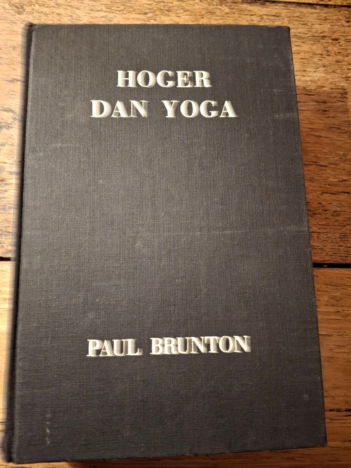 P. Brunton. Hoger dan yoga., Ophalen of Verzenden, Gelezen, Meditatie of Yoga, Instructieboek