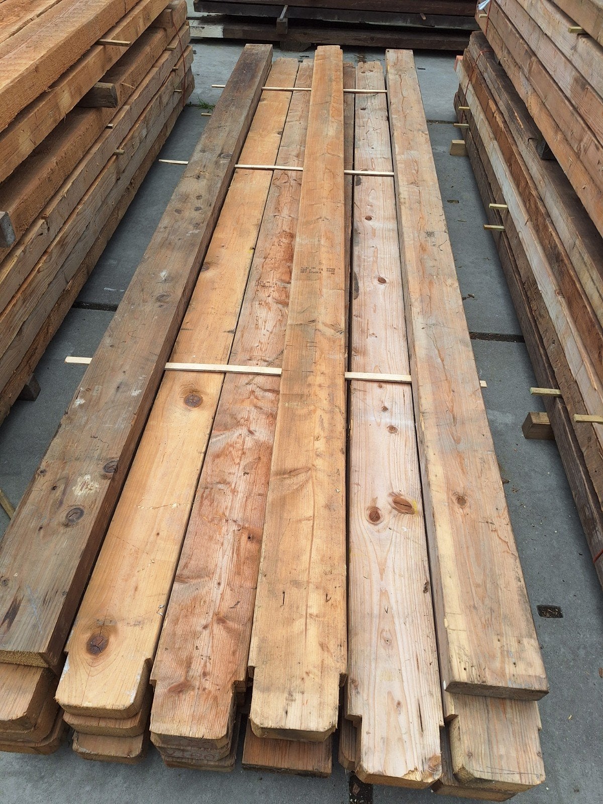 Diverse partijen  grenen  en vuren sloophout  balken, Ophalen of Verzenden, Nieuw, 250 cm of meer, Balken