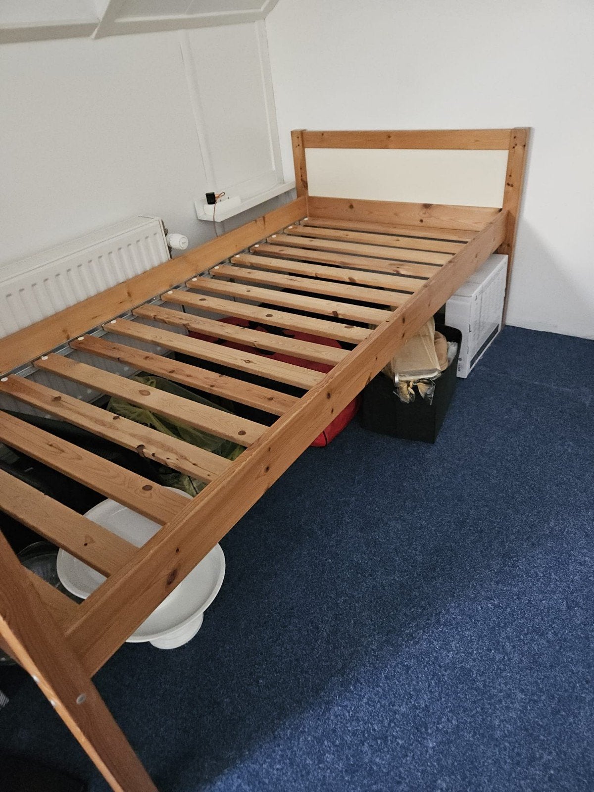 Eenpersoonsbed van hout met lattenbodem, Ophalen, Gebruikt, 90 cm, Klassiek