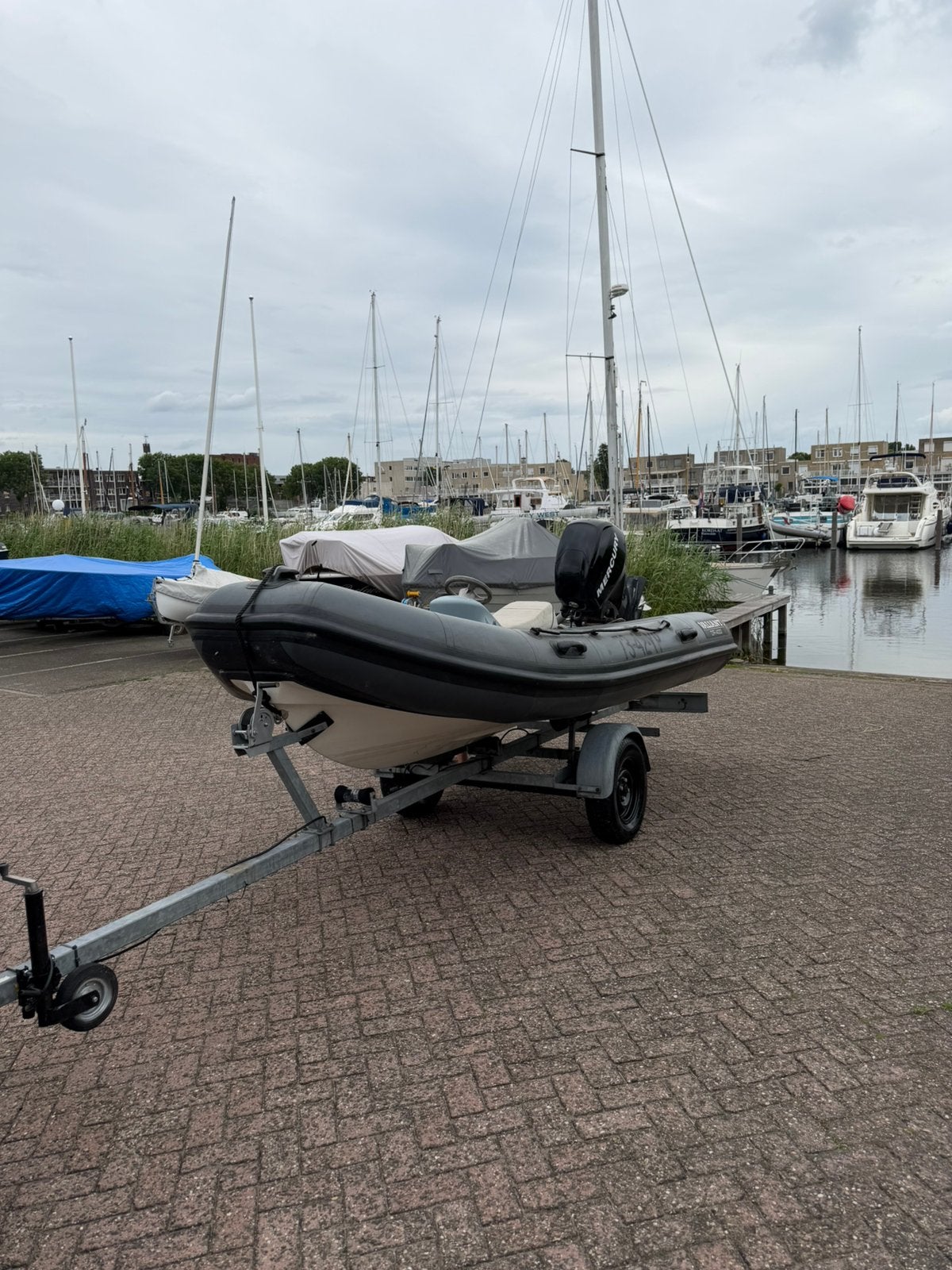 Valiant DR 400  40 pk Mercury, Watersport en Boten, Rubberboten, Zo goed als nieuw, Mercury, Inclusief trailer, Ophalen of Verzenden