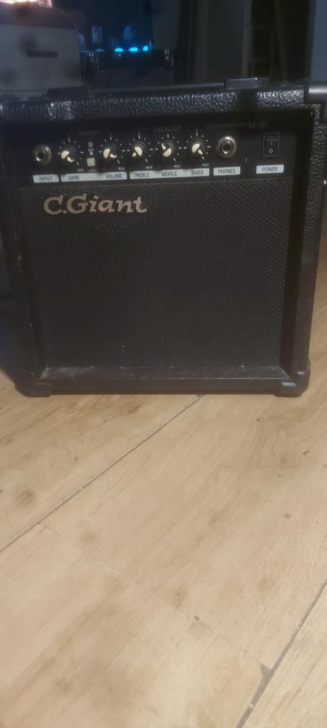C.Giant M-20 Gitaarversterker - Compact en Krachtig, Ophalen of Verzenden, Gebruikt, Gitaar, Minder dan 50 watt