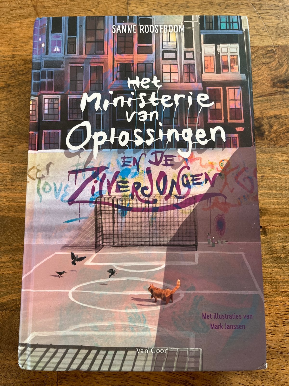 Het Ministerie van Oplossingen en de Zilverjongen, Ophalen of Verzenden, Zo goed als nieuw, Fictie
