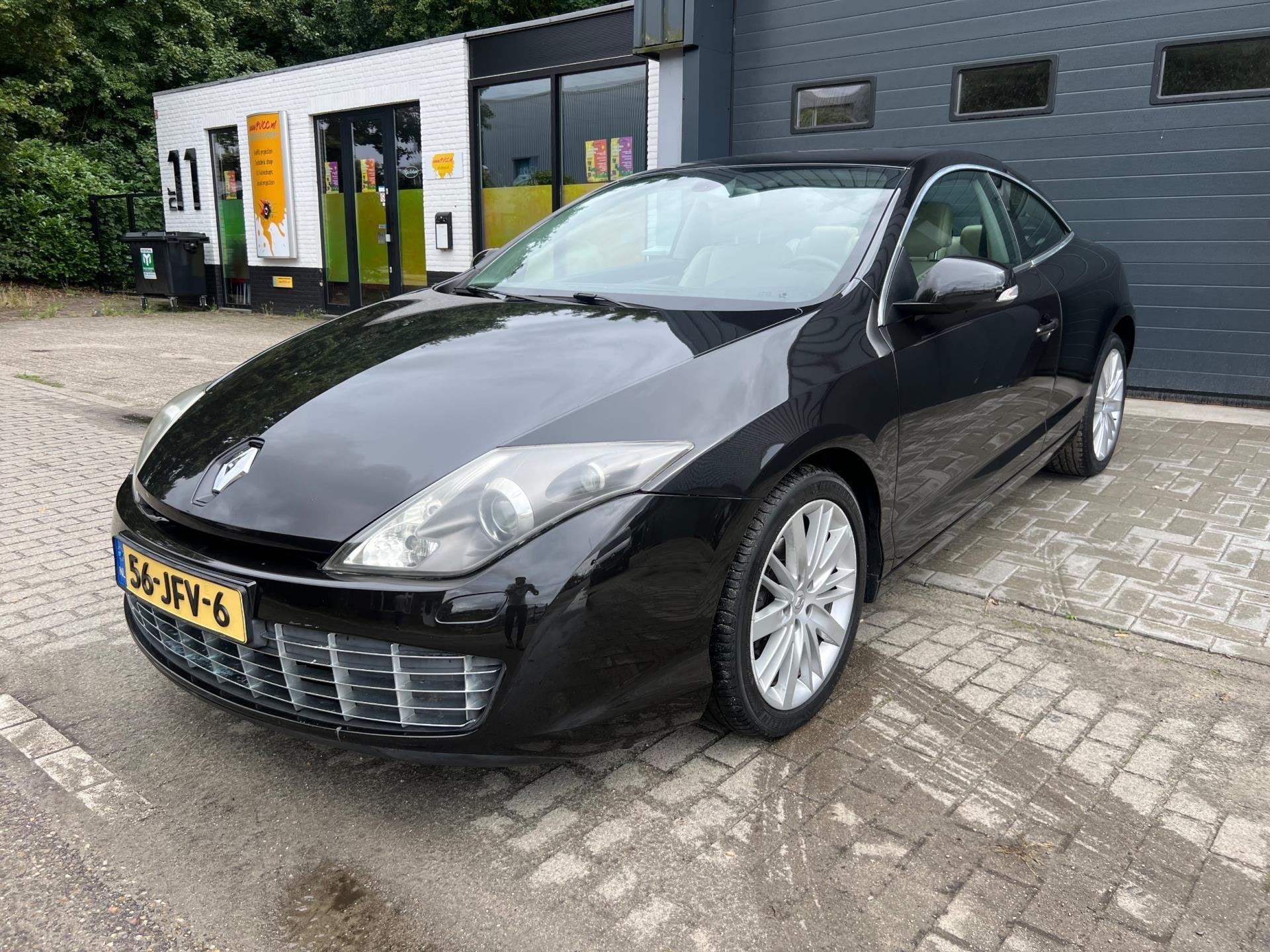 Renault Laguna Coupé 2.0 1STE EIGENAAR AUTOMAAT, Auto's, Renault, Gebruikt, Beige, 4 cilinders, 4 stoelen