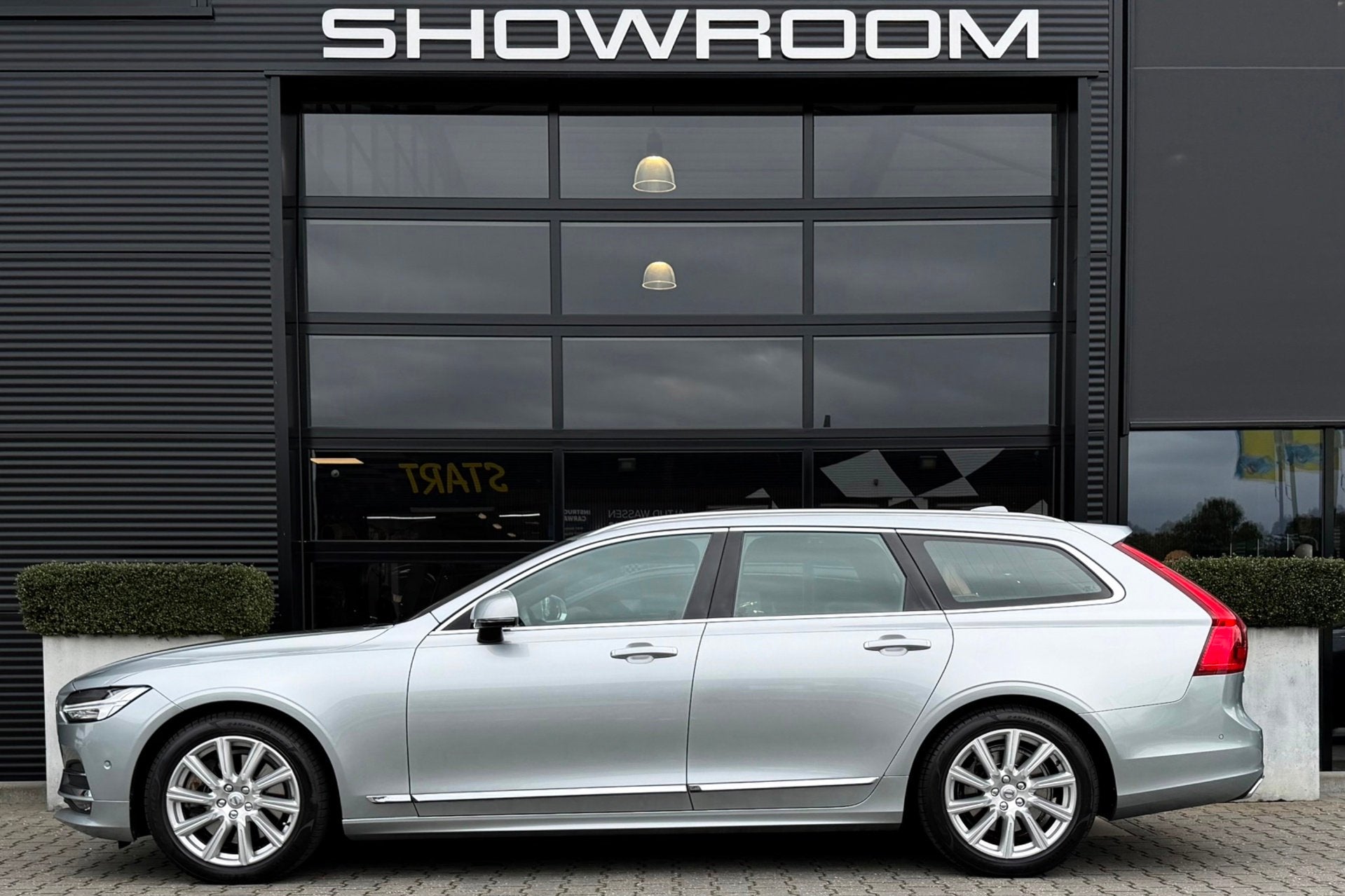 Volvo V90 2.0 T5 Inscription, Pano, Stoelverw, ACC, Wegklapb, Dealer onderhouden, 15 km/l, Euro 6, 4 cilinders