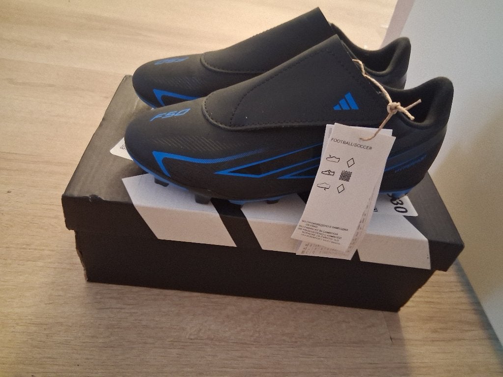 adidas Performance F50 maat 33,  voetbalschoenen, Adidas, Nieuw, Ophalen of Verzenden, Jongen of Meisje
