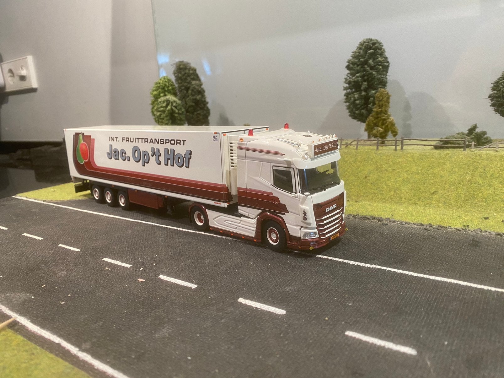 Daf XG met koeloplegger van Jac op ‘t Hof, Ophalen of Verzenden, Zo goed als nieuw, Bus of Vrachtwagen, Wsi