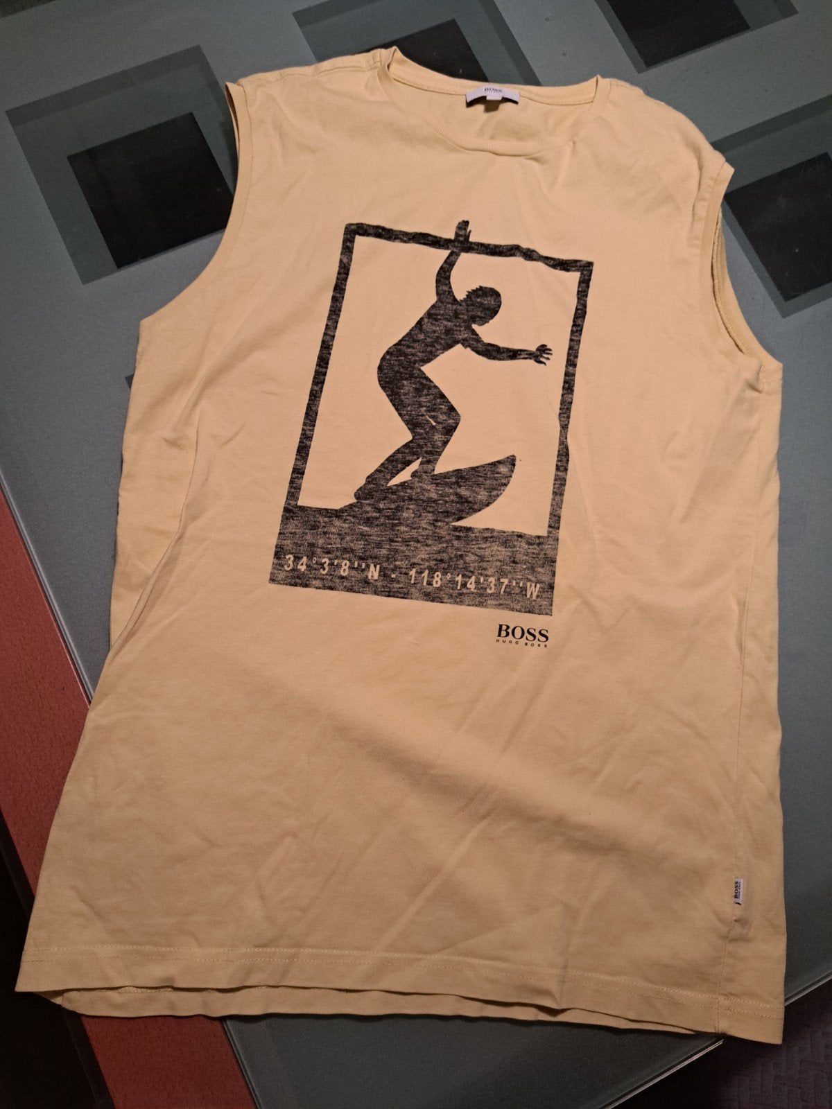 Boss mouwloos t-shirt maat 176 - in kleur geel, Kinderen en Baby's, Kinderkleding | Maat 176, Verzenden, Zo goed als nieuw, Boss
