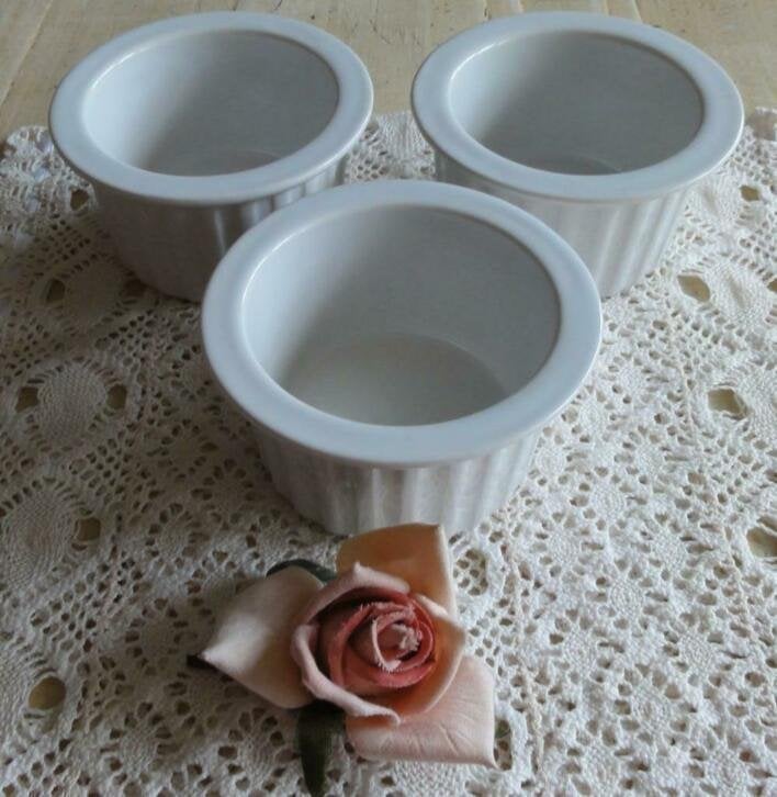 3 Wit porseleinen soufflé schaaltjes, Ophalen of Verzenden, -, -, -