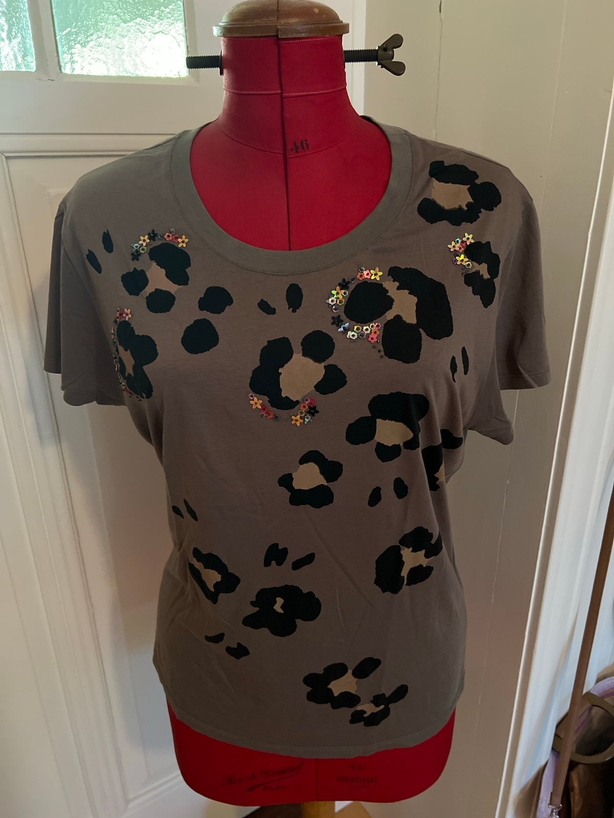 MARCCSIN  T-shirt met luipaardprint en pailletten, Kleding | Dames, T-shirts, Overige kleuren, Maat 42/44 (L), Ophalen of Verzenden