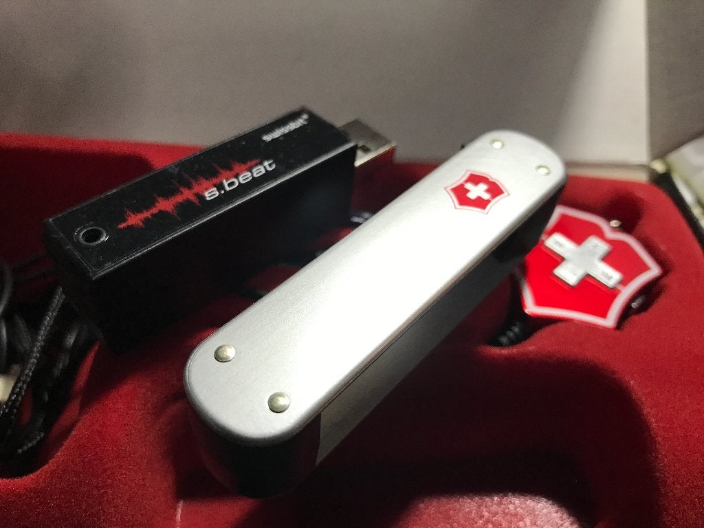 Victorinox 74mm Smooth Alox 1GB Swiss Memory Swissbit USB, Ophalen of Verzenden, Zo goed als nieuw