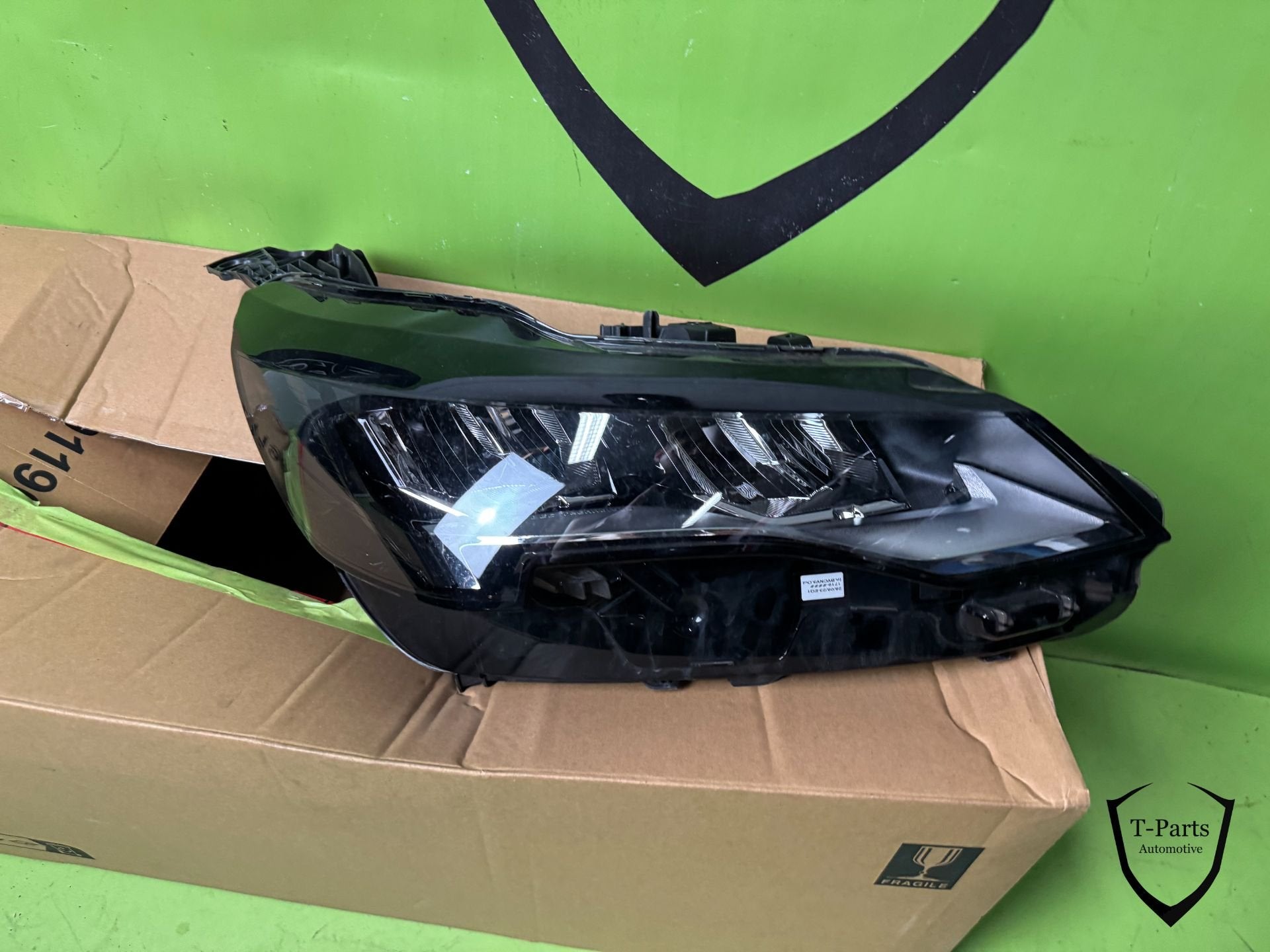 peugeot 3008 5008 koplamp rechts lamp 1675889480 9836230180, Taurusavenue 1
2132 LS  Hoofddorp, NL, Gebruikt, Contact.group@renault.com