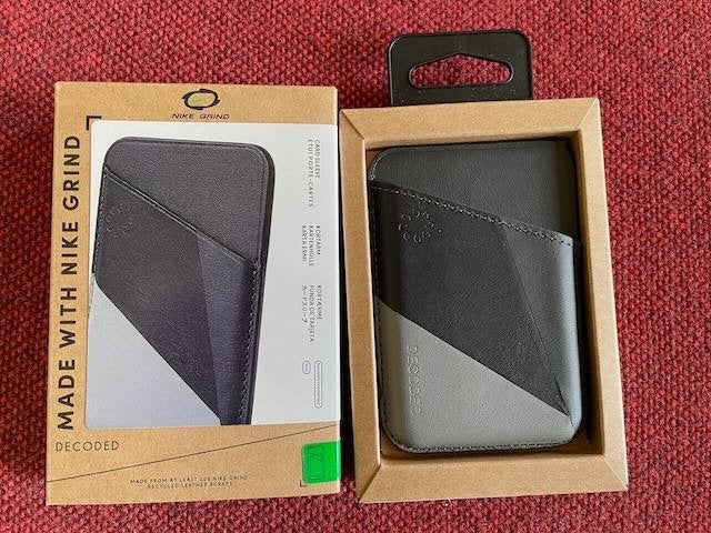 Te koop Decoded Magsafe cardsleeve (zwart), Telecommunicatie, Zwart, MagSafe, Kaarthouder, Overige merken