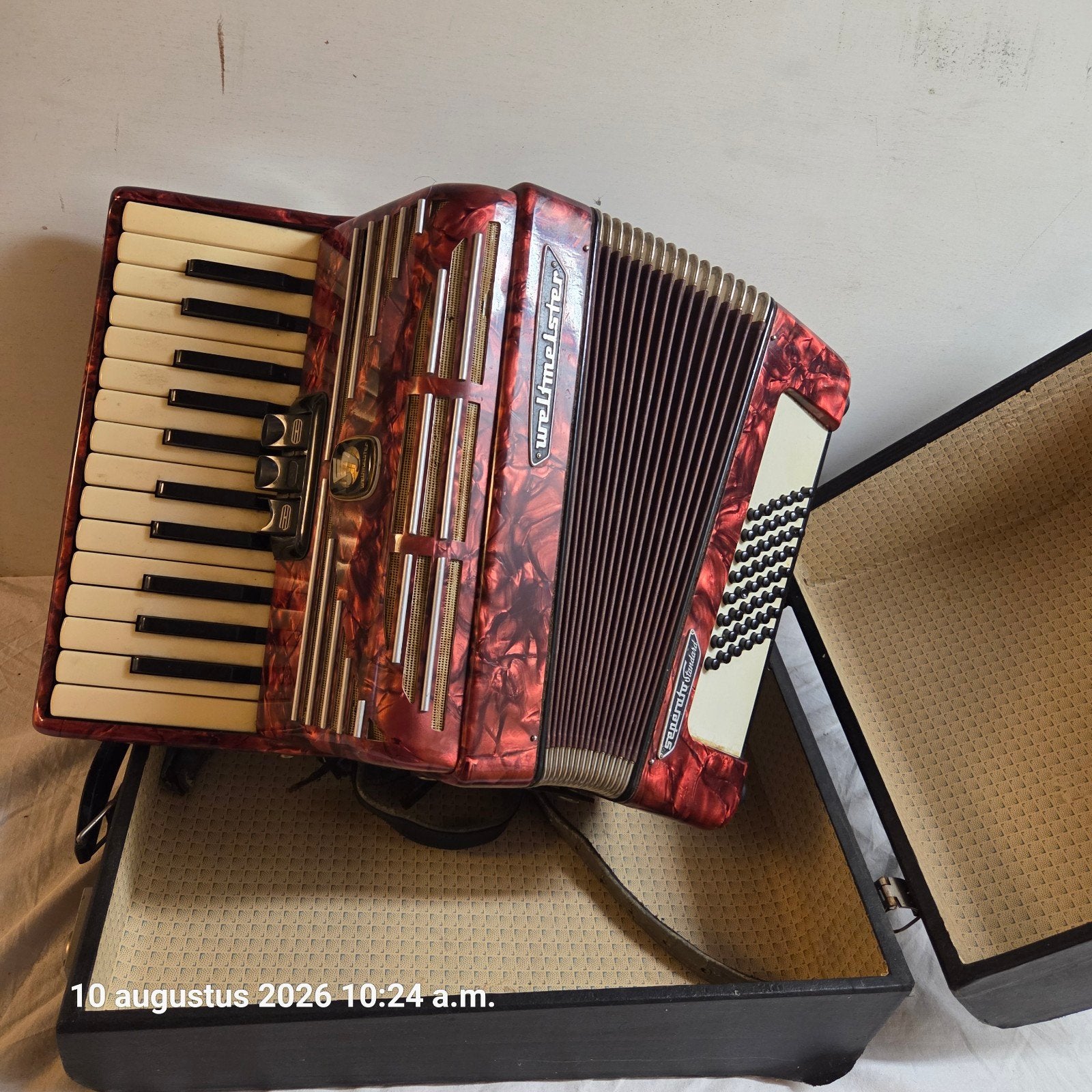 Weltmeister accordeon met koffer en riemen, Muziek en Instrumenten, Accordeons, Gebruikt, Overige formaten, Met koffer, Weltmeister