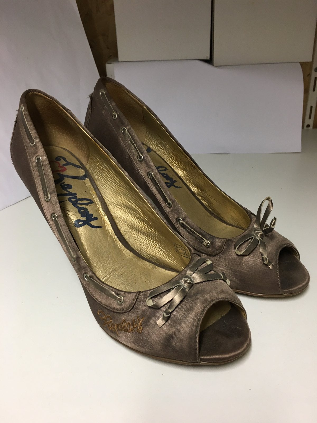 Prachtige Replay Pumps Goud Kleur maat 40, Ophalen, Zo goed als nieuw, Overige kleuren