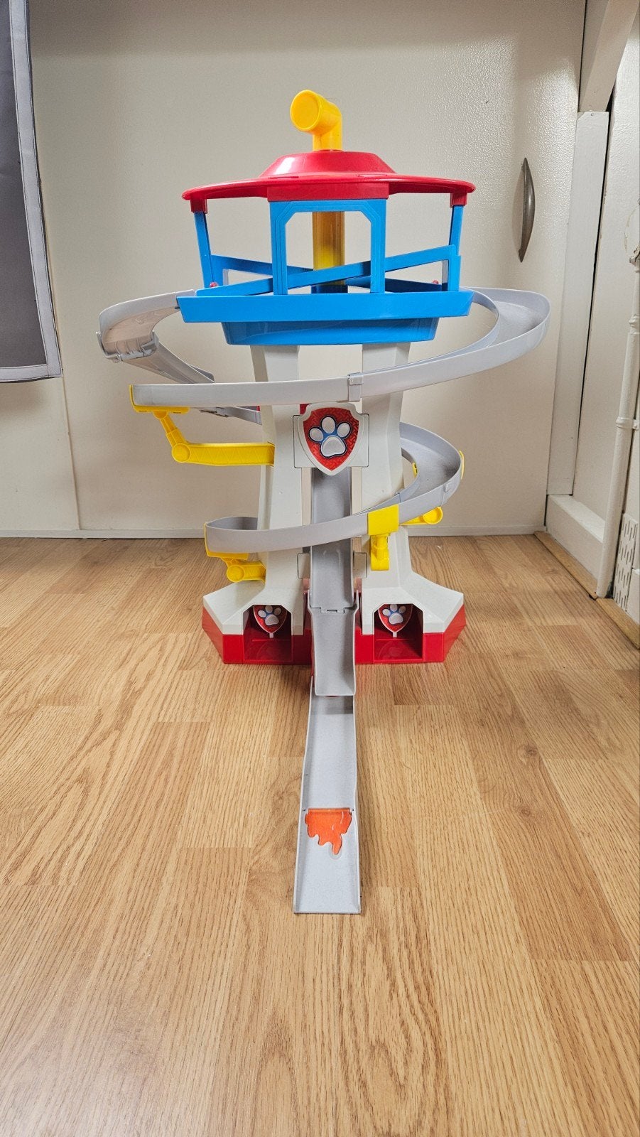 Paw Patrol Uitkijktoren Racebaan - Zo goed als nieuw, Kinderen en Baby's, Speelgoed | Racebanen, Ophalen of Verzenden