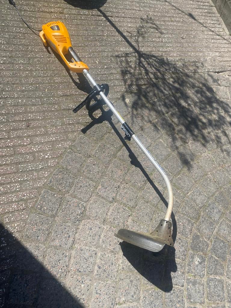 Stiga grastrimmer defect - Voor de handige Harry, Ophalen of Verzenden, Gebruikt, 30 tot 50 cm, Elektrisch