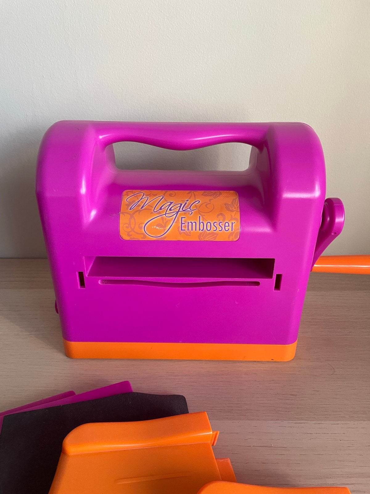 Magic Embosser - Embossing Machine met Accessoires, Geschikt voor snijden, Gebruikt, Overige thema's, Meerkleurig