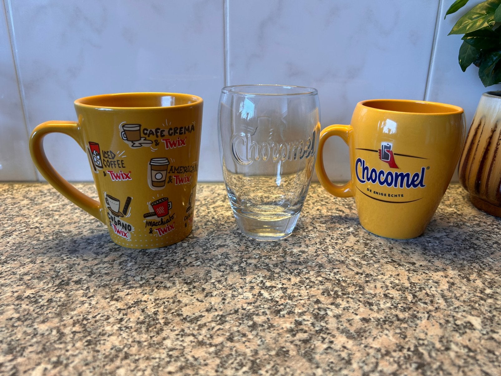 Chocomel en Twix mokken en glas, Ophalen, Overige stijlen, Kop(pen) en/of Schotel(s), Glas