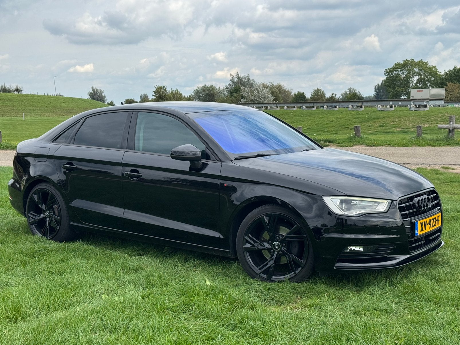 Mooie Audi A3 Limousine | CarPlay | B&O | Camera | Black |, Stof, 4 cilinders, 150 pk, Zwart