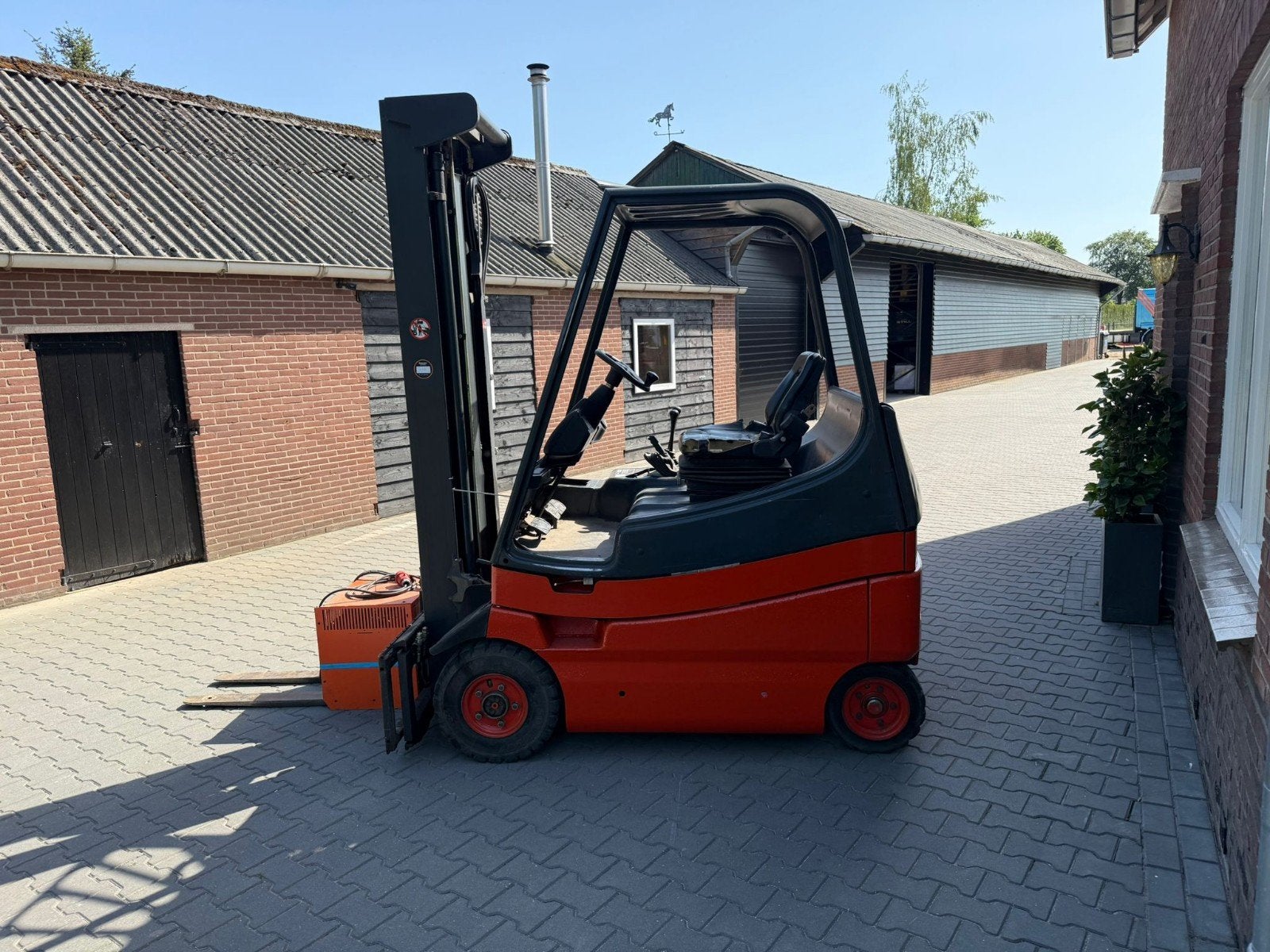 Linde E20 Elektrische Heftruck triplex sidesift, Zakelijke goederen, Machines en Bouw | Heftrucks en Intern transport, Linde, Heftruck
