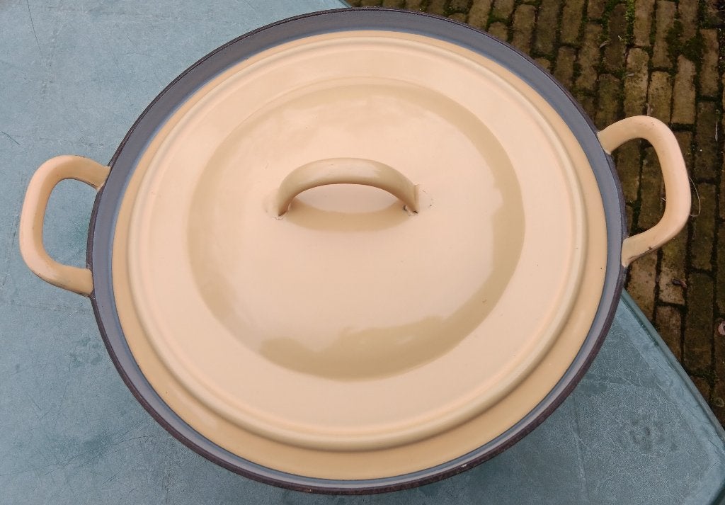 FE BELGIUM mosterdgeel vintage gietijzer pan 30 cm (G233), Geschikt voor inductie, Gebruikt, Ophalen of Verzenden, Overige merken