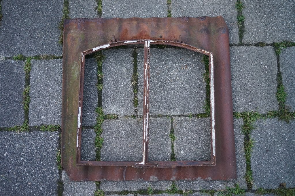 antiek Dakraam gietijzer uitzet-raam klapraam tuin ornament, Ophalen, Gebruikt