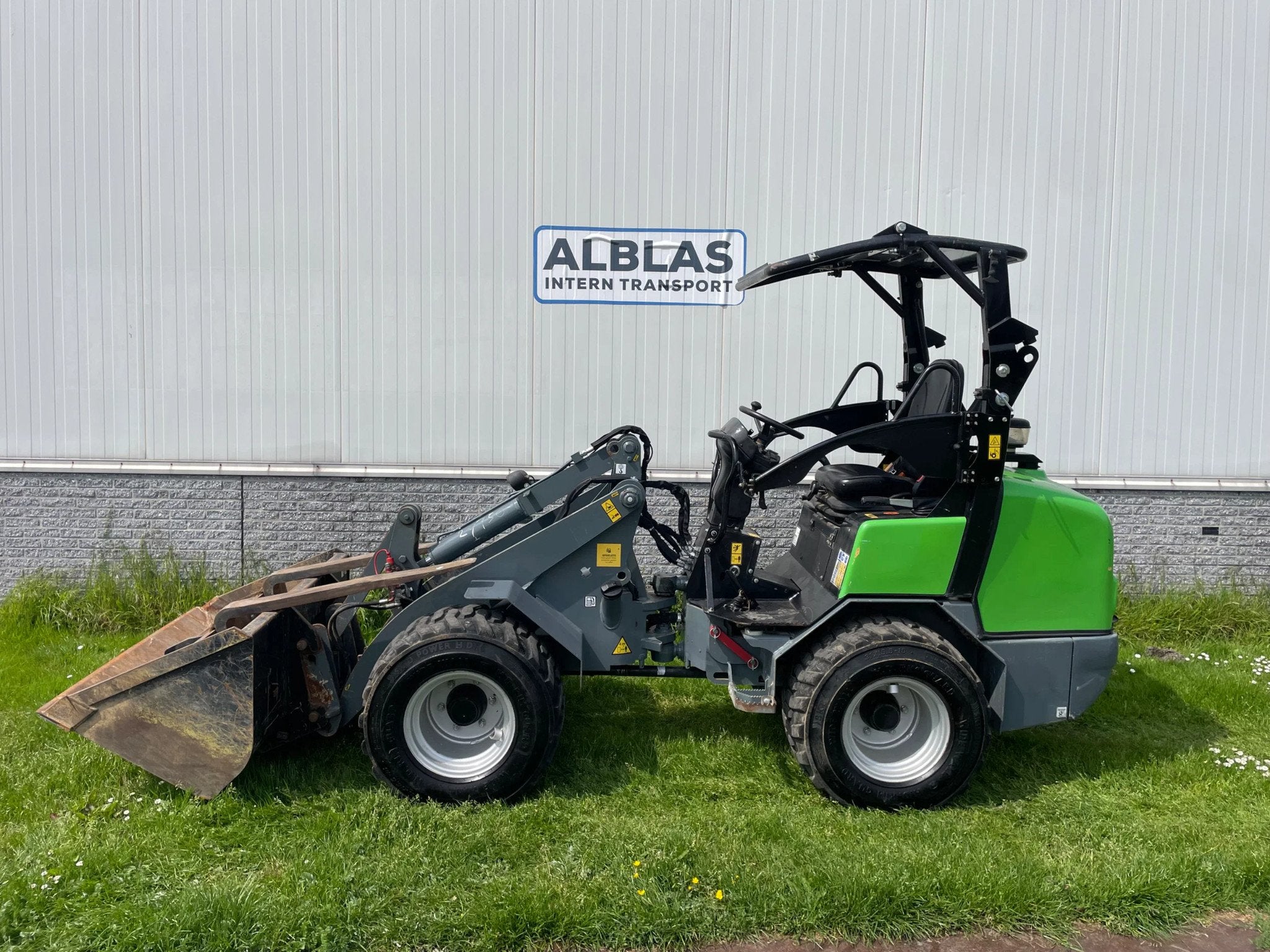 Giant G2500HD Xtra shovel 2022 (689 uur) (bj 2022), Giant, Info@tobroco.nl, Oisterwijk, VI, Wiellader of Shovel