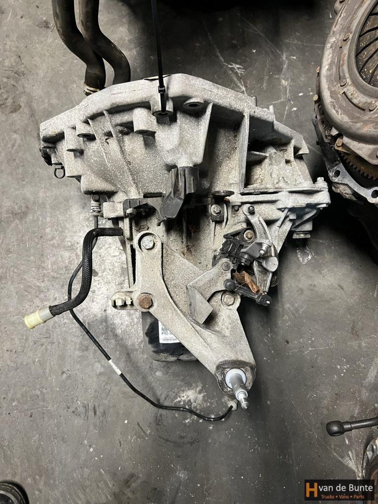 Versnellingsbak JF3 - 001 Smart Forfour 2014-, Gebruikt, -, -, Ophalen of Verzenden
