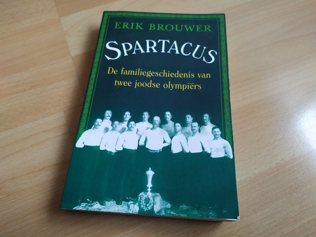 Spartacus - De familiegeschiedenis van twee Joodse..., Ophalen of Verzenden, Gelezen, Overige gebieden