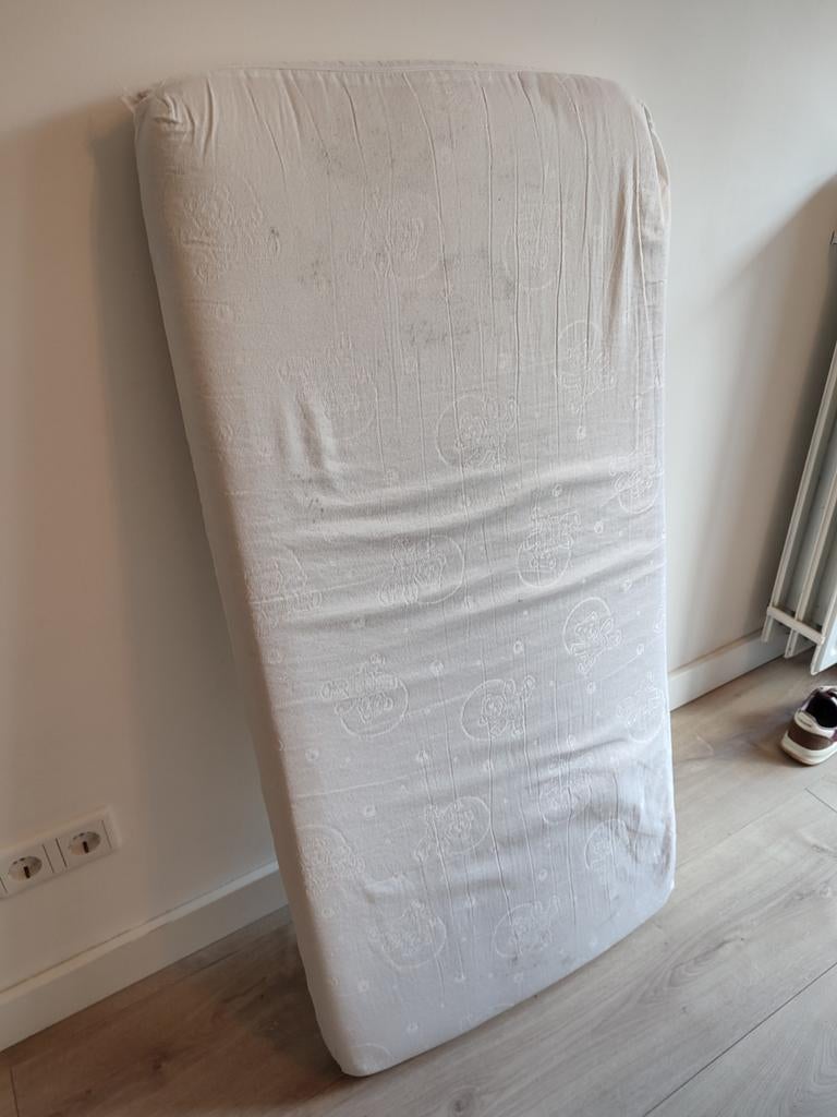 Kinder matras 60x120 cm, schuimrubber, hoes wasbaar, Huis en Inrichting, Slaapkamer | Matrassen en Bedbodems, Ophalen, Gebruikt