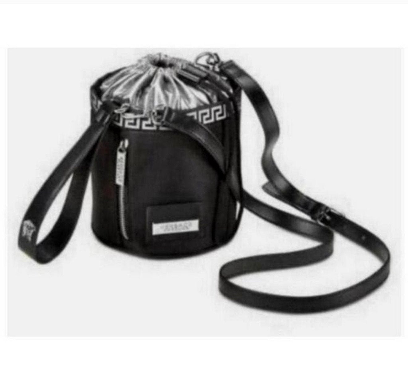 Versace Parfums Ronde Tas - Zwart & Zilver NIEUW parfum bag, Sieraden, Tassen en Uiterlijk, Zwart, Nieuw, Ophalen of Verzenden