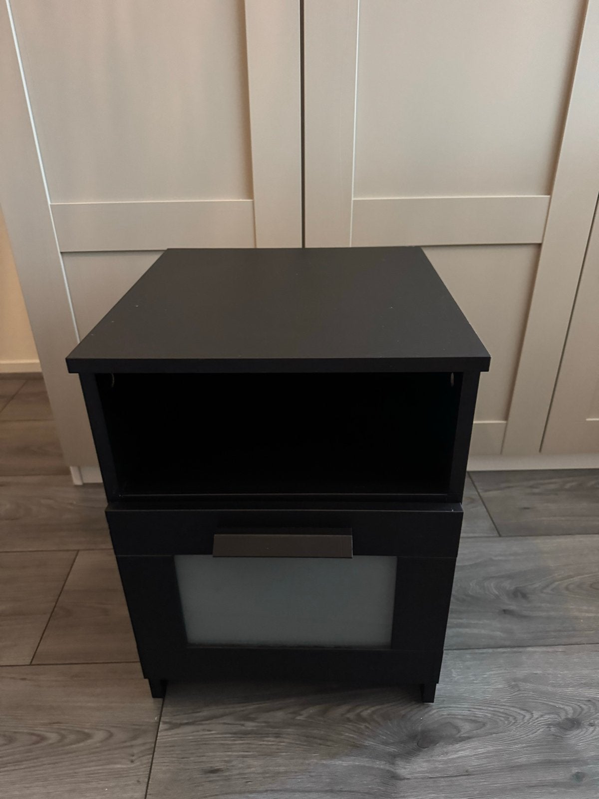 IKEA Brimnes nachtkastje met lade, Huis en Inrichting, Slaapkamer | Nachtkastjes, Ophalen, Gebruikt, Minder dan 45 cm, 55 tot 70 cm