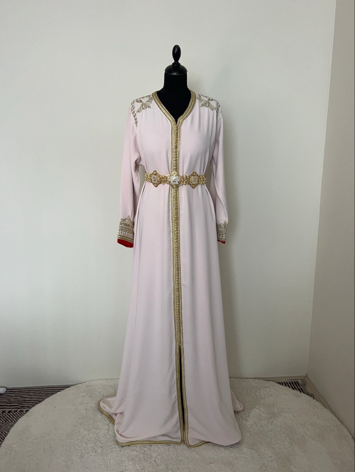 Elegante Kaftan met Gouden Borduurwerk en Riem, Meerkleurig, Maat 42/44 (L), Ophalen of Verzenden, Zo goed als nieuw
