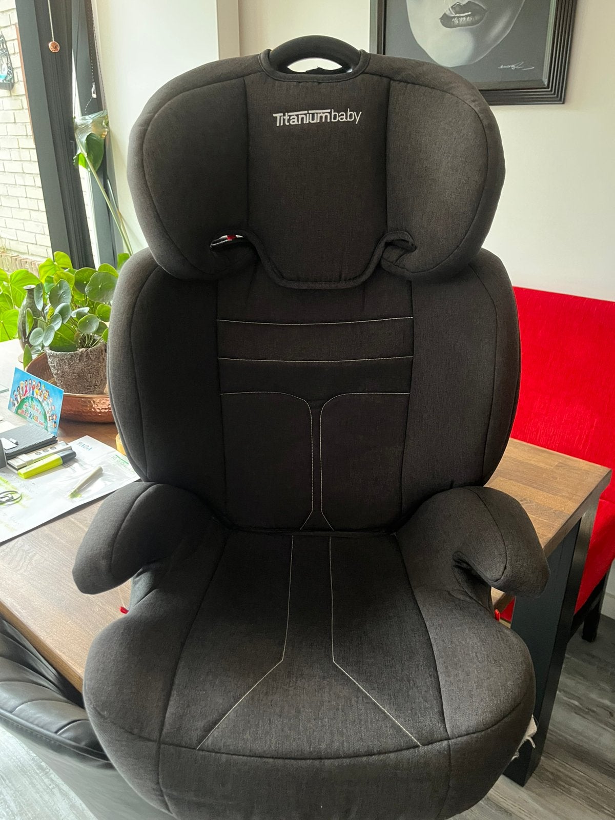 Titanium baby autostoel kinderstoel., Kinderen en Baby's, Autostoeltjes, Ophalen, Zo goed als nieuw, Overige merken, Autogordel