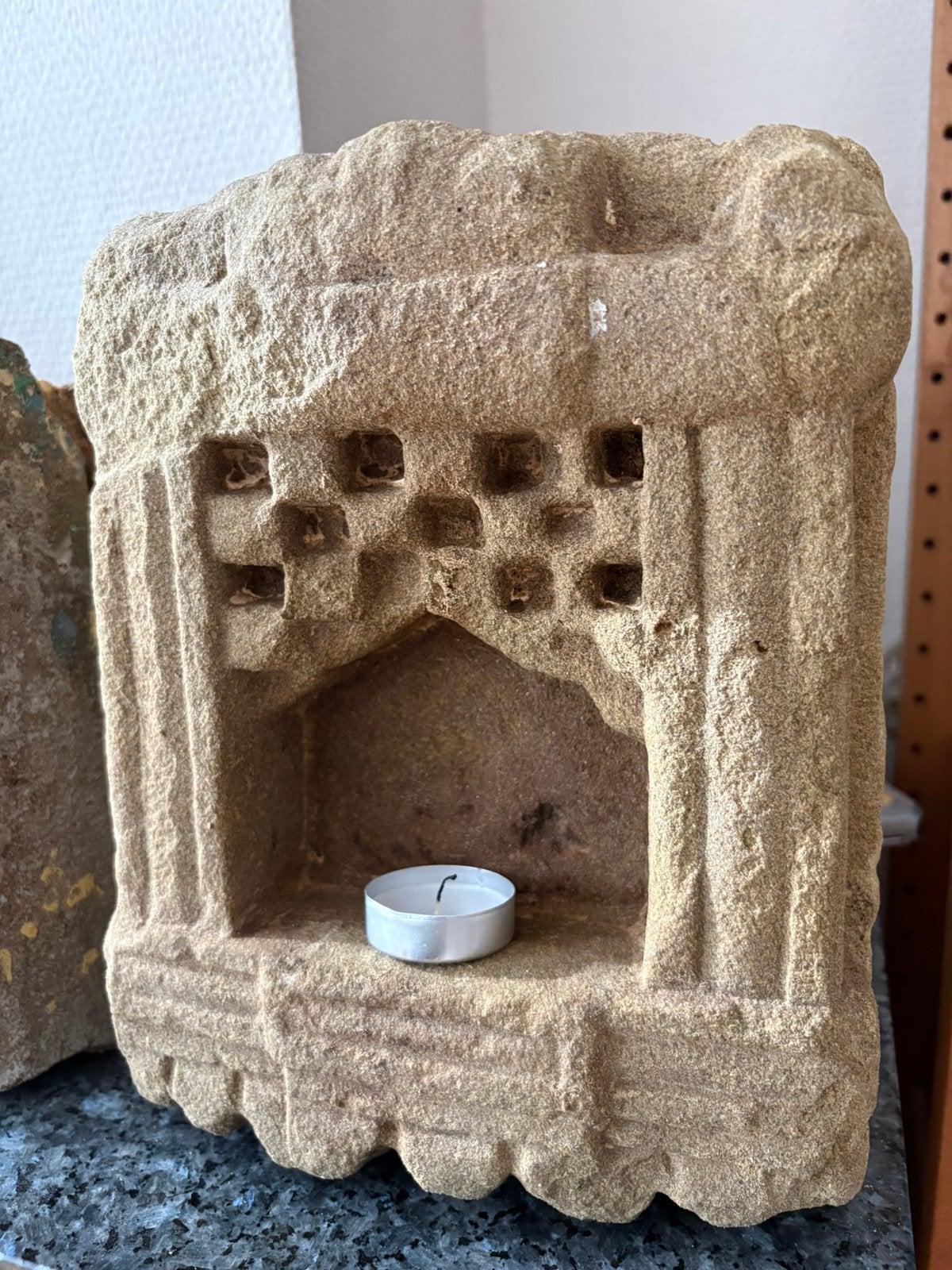 Twee tempelstenen zandsteen, Ophalen, Gebruikt, 25 cm, Massief