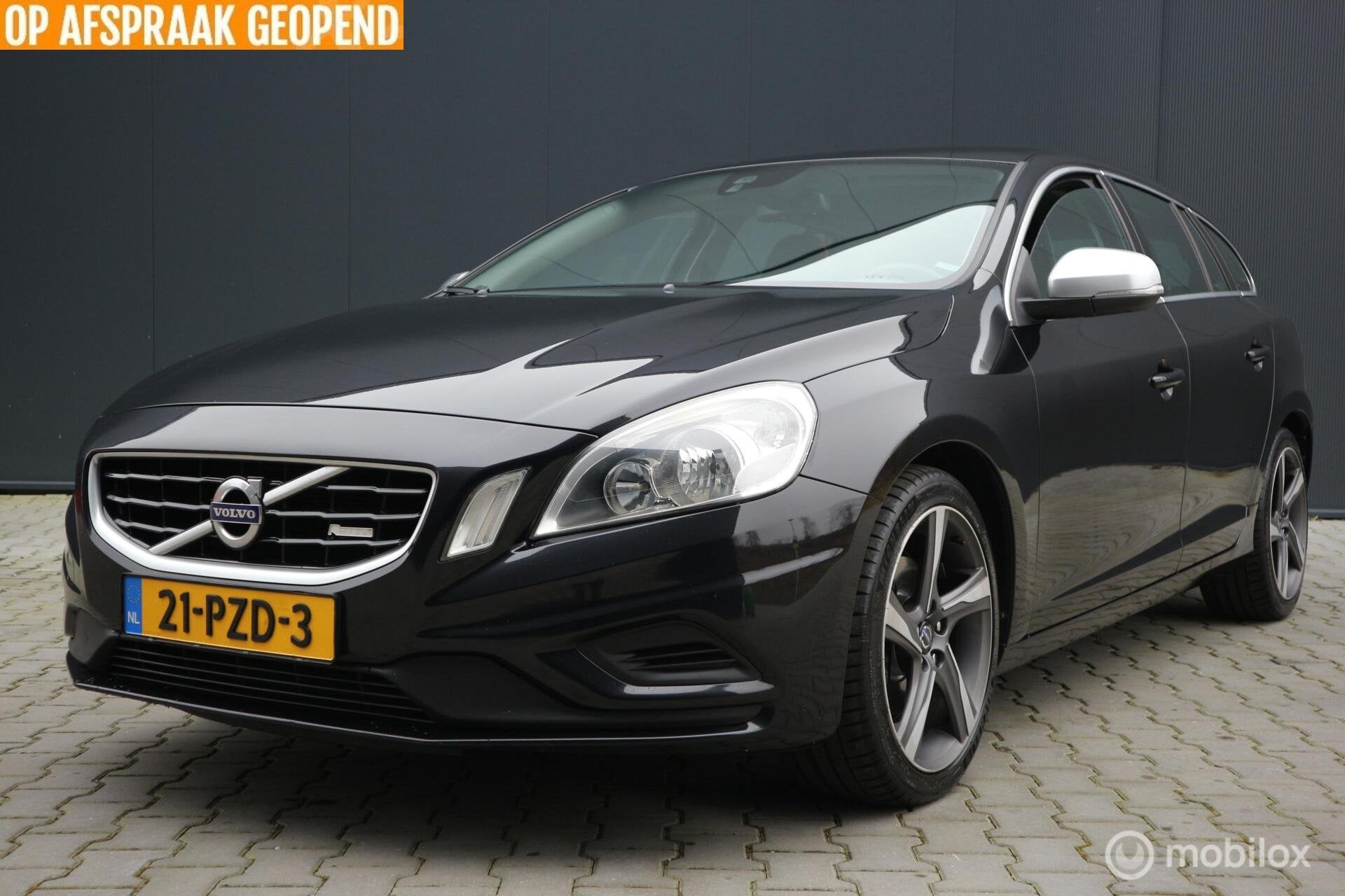 Volvo V60 1.6 T4 R-Design ECC/NAVIGATIE/PDC/NAP, Auto's, Volvo, Voorwielaandrijving, 15 km/l, Gebruikt, 4 cilinders