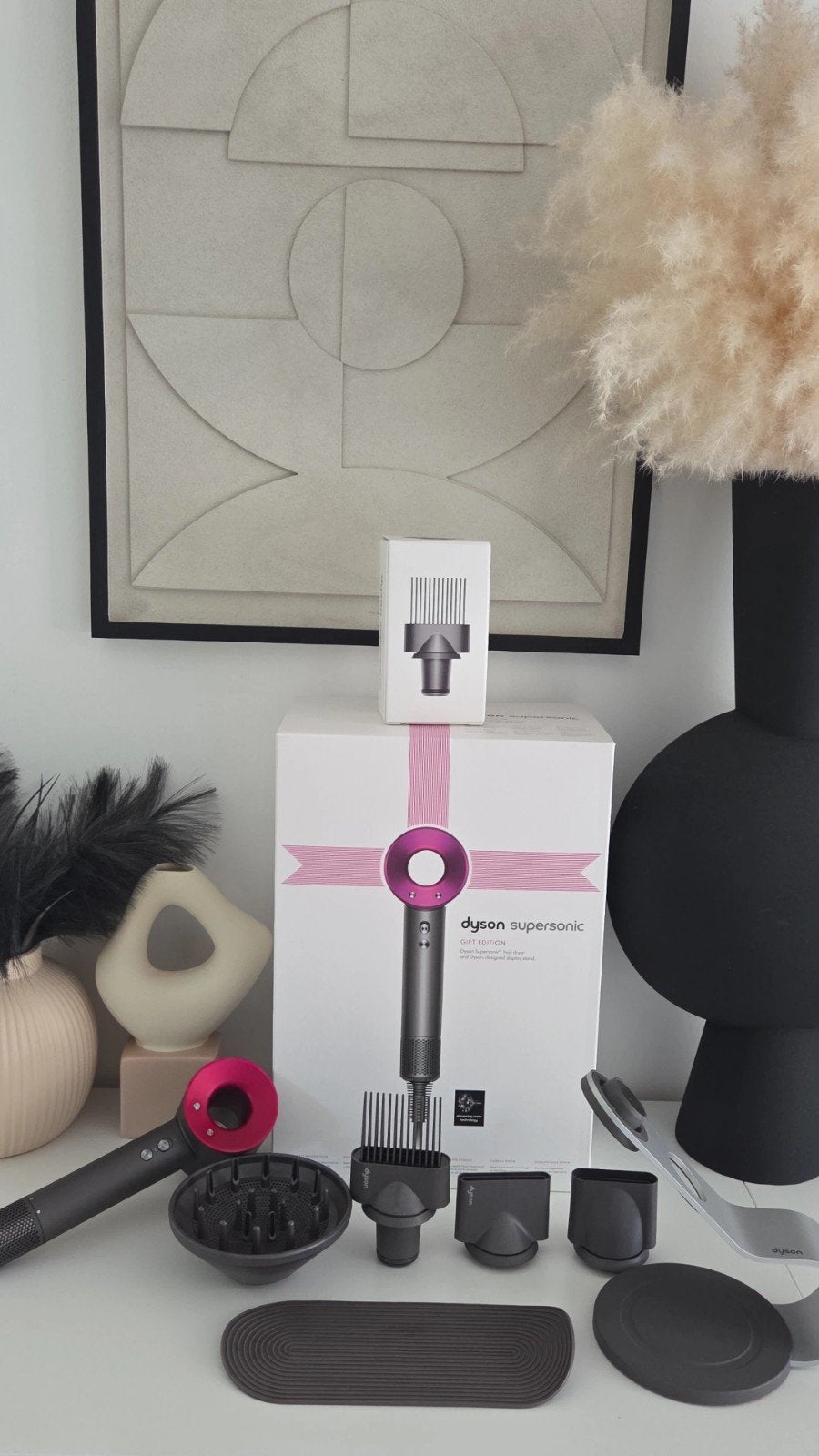 Dyson Supersonic Gift Edition inclusief display stand, Ophalen, Zo goed als nieuw, Föhn of Haardroger