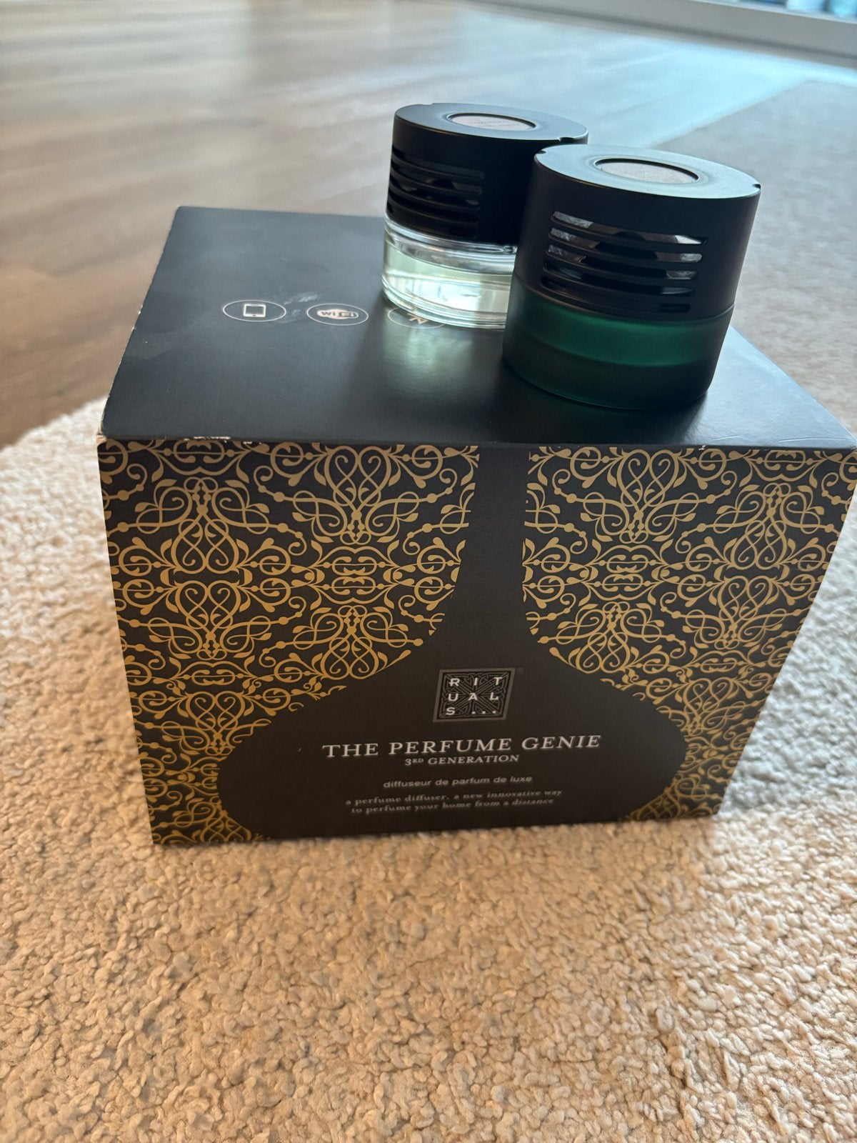 Rituals The Perfume Genie 3rd Gen met 2 geurcapsules, Zwart, Kunststof, Ophalen of Verzenden, Zo goed als nieuw