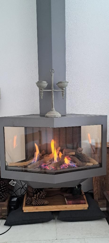 Moderne hangende Stealth gashaard, Huis en Inrichting, Haarden, Ophalen, Zo goed als nieuw, Hangende haard, Gashaard