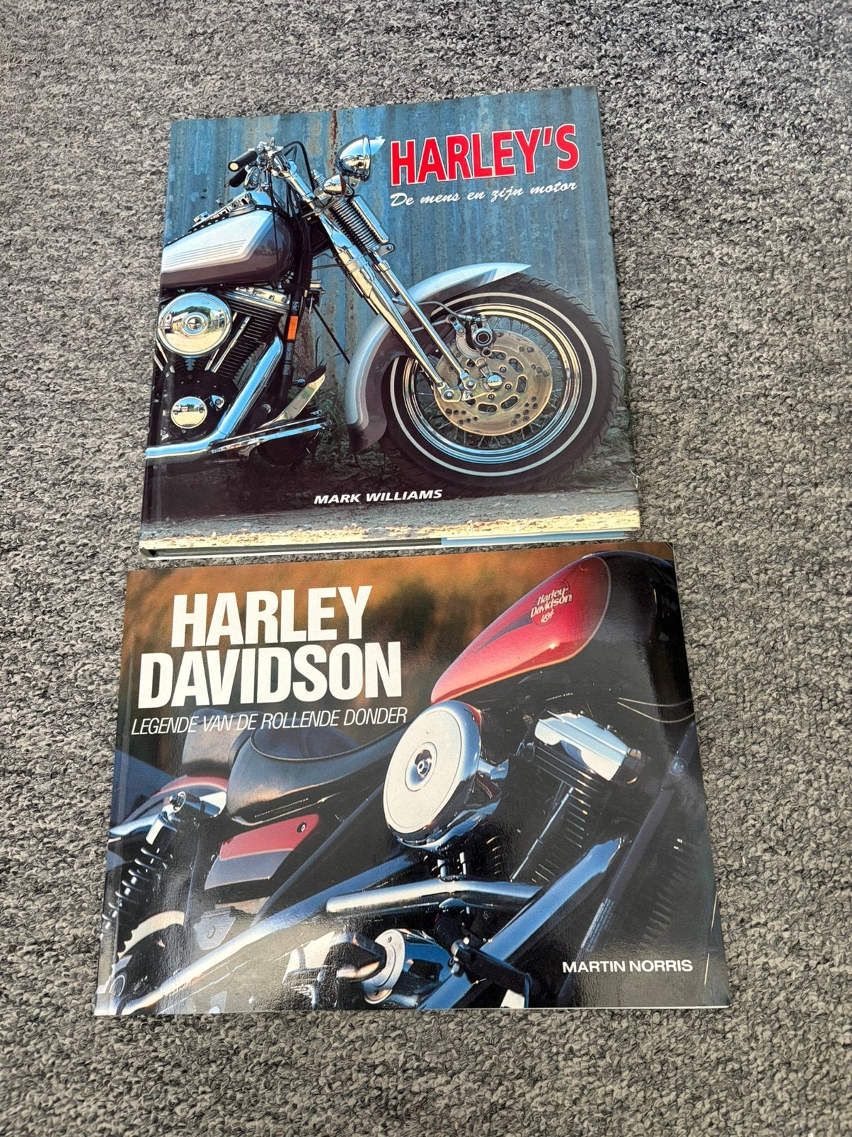 Harley Davidson boeken 2 stuks, Ophalen, Zo goed als nieuw