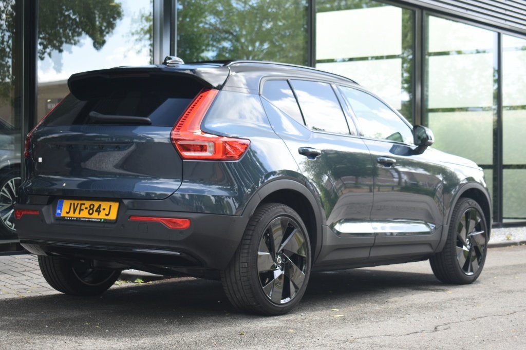 Volvo EX40 Twin Performance 442pk/82kWh Ultra Black Edition, Auto's, 0 cilinders, Blauw, Origineel Nederlands, Vierwielaandrijving