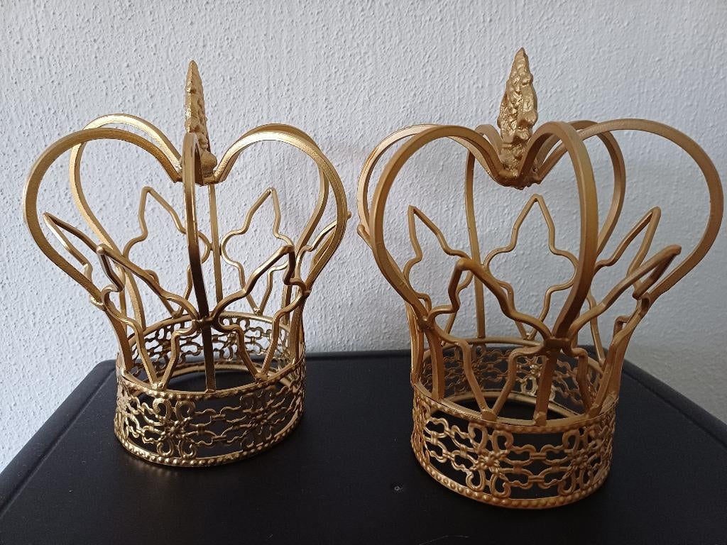 Kroontje 2x goudkleurig, Ophalen, Brocante, Zo goed als nieuw, Goud