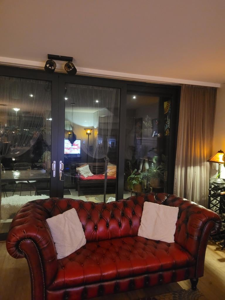 Chesterfield Vlinderbank (Butterfly) - Donkerrood Leer, Gebruikt, Driepersoons, Ophalen of Verzenden, 200 tot 250 cm